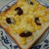 コーンときゅうりのキューちゃんのチーズトースト